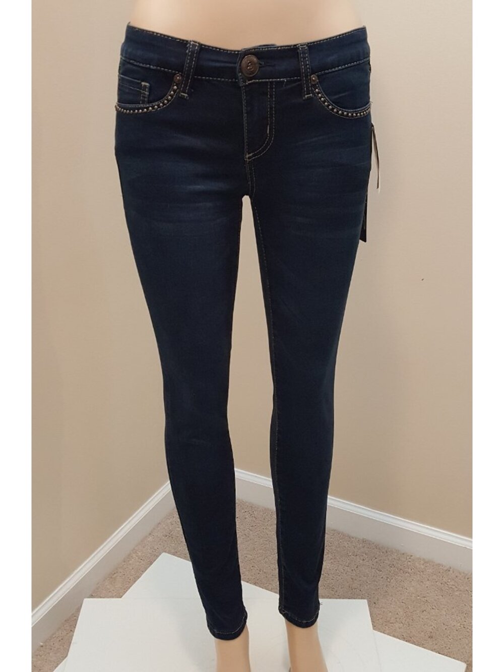 Seven7 Dark Wash Studded Skinny Jeans 26 NWT $74 Y2K